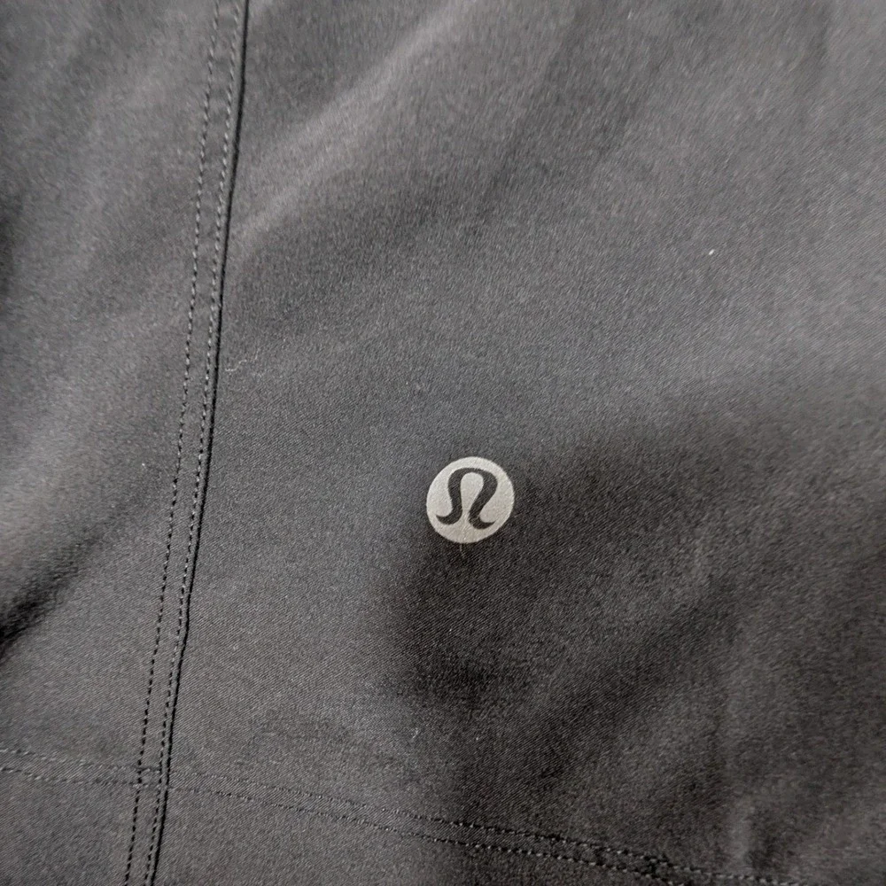 Lululemon Pace Breaker Shorts Mens Size Medium Active Running 11